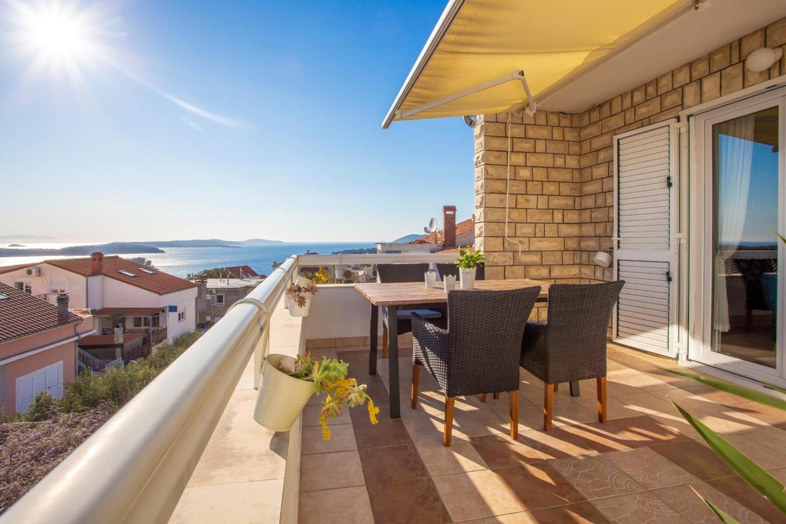 Peaceful With Beautiful View Hvar Town
