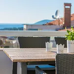 Peaceful Apartment With Beautiful View